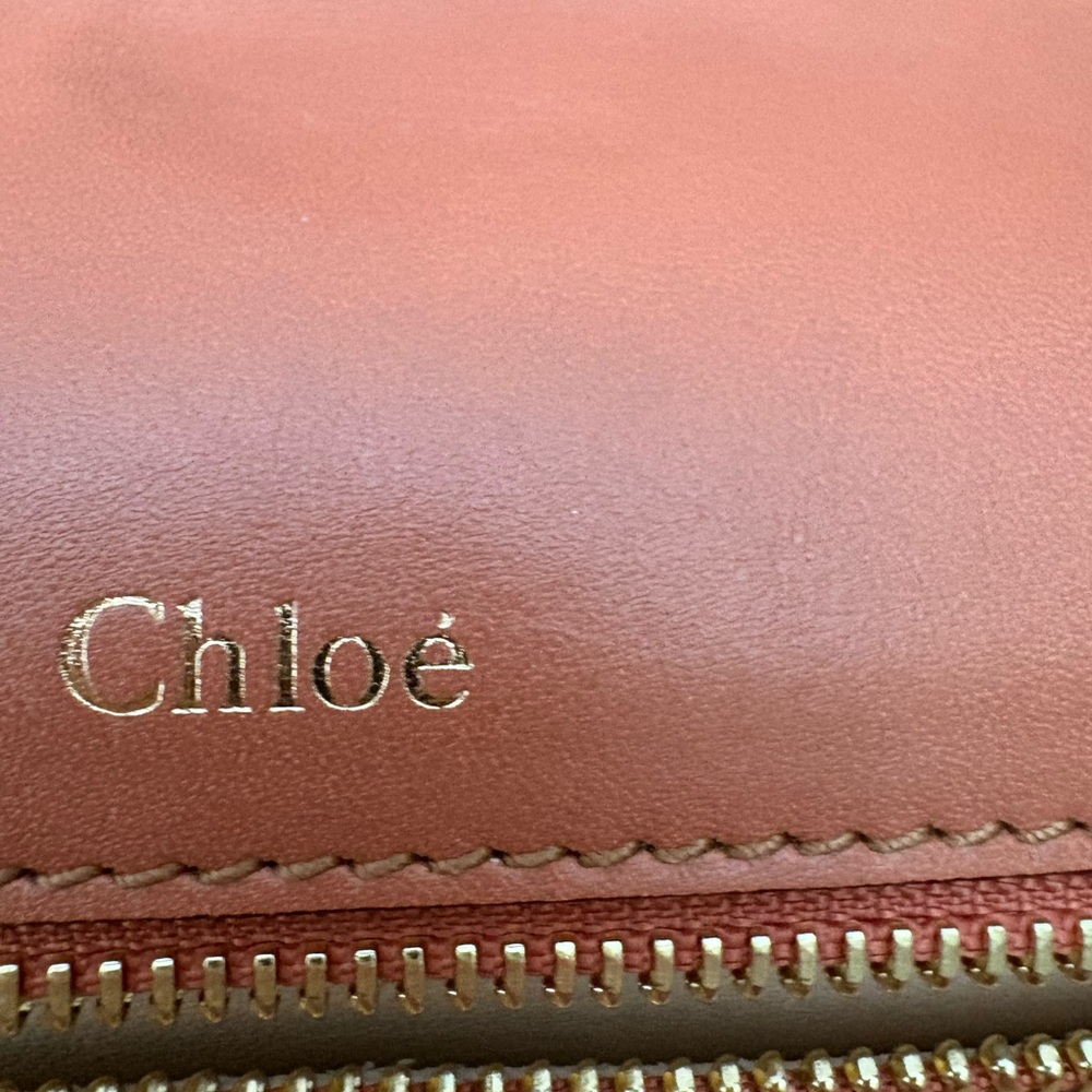 Chloe Louise - Picture 3 of 9